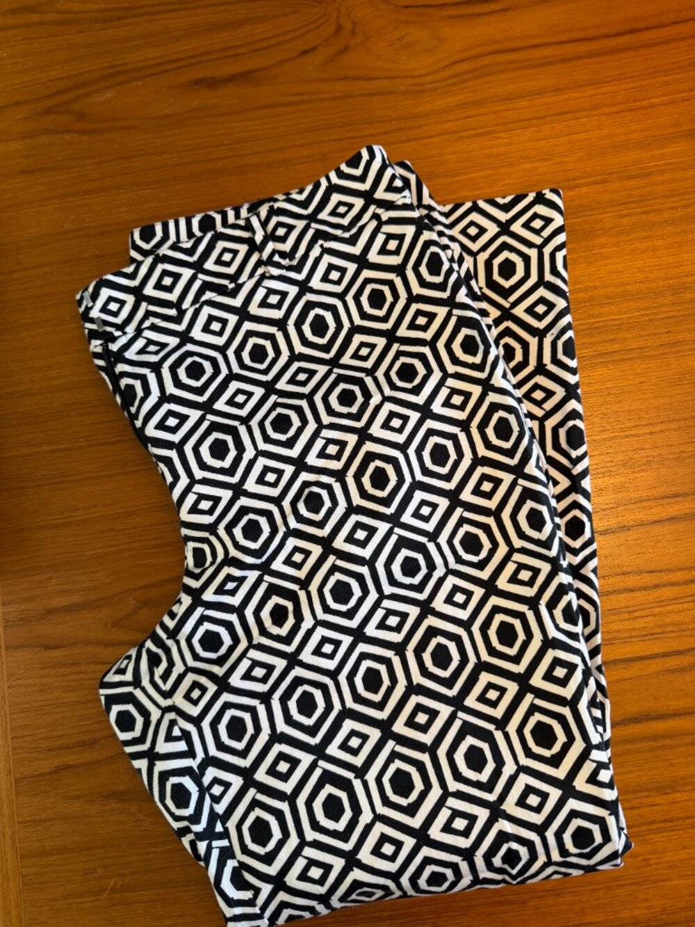 Ann Taylor Black & White Geometric Pants - 12